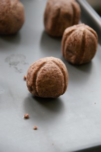 pumpkin-cake-pops-029-200x300