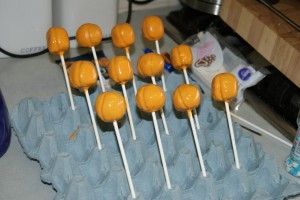 pumpkin-cake-pops-052-300x200