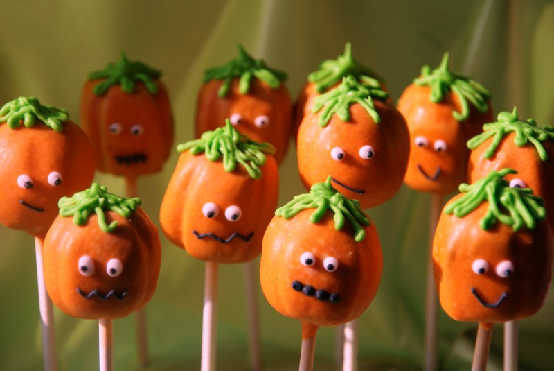 Pumpkin Cake Pops