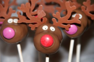 Reindeer Cake Pops or Marzipan Balls Reindeer Cake Pops or Marzipan Balls