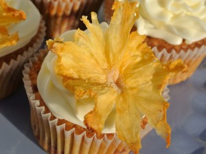 Pineapple and Raspberry Cupcakes Pineapple and Raspberry Cupcakes