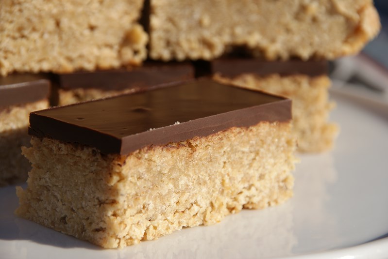 Flapjack Bars | Baking, Recipes and Tutorials - The Pink Whisk