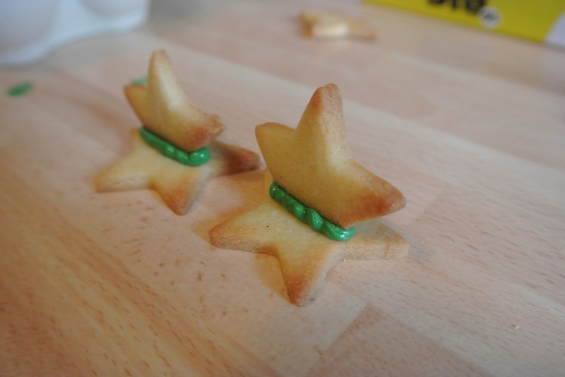 Day 3 – Christmas Tree Cookie Lollies | Baking, Recipes and Tutorials