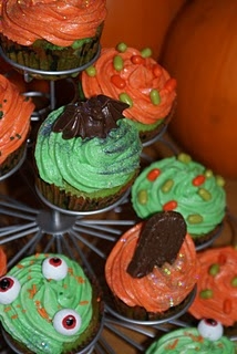 Gruesomely Vile Halloween Cupcakes