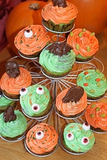 Gruesomely Vile Halloween Cupcakes